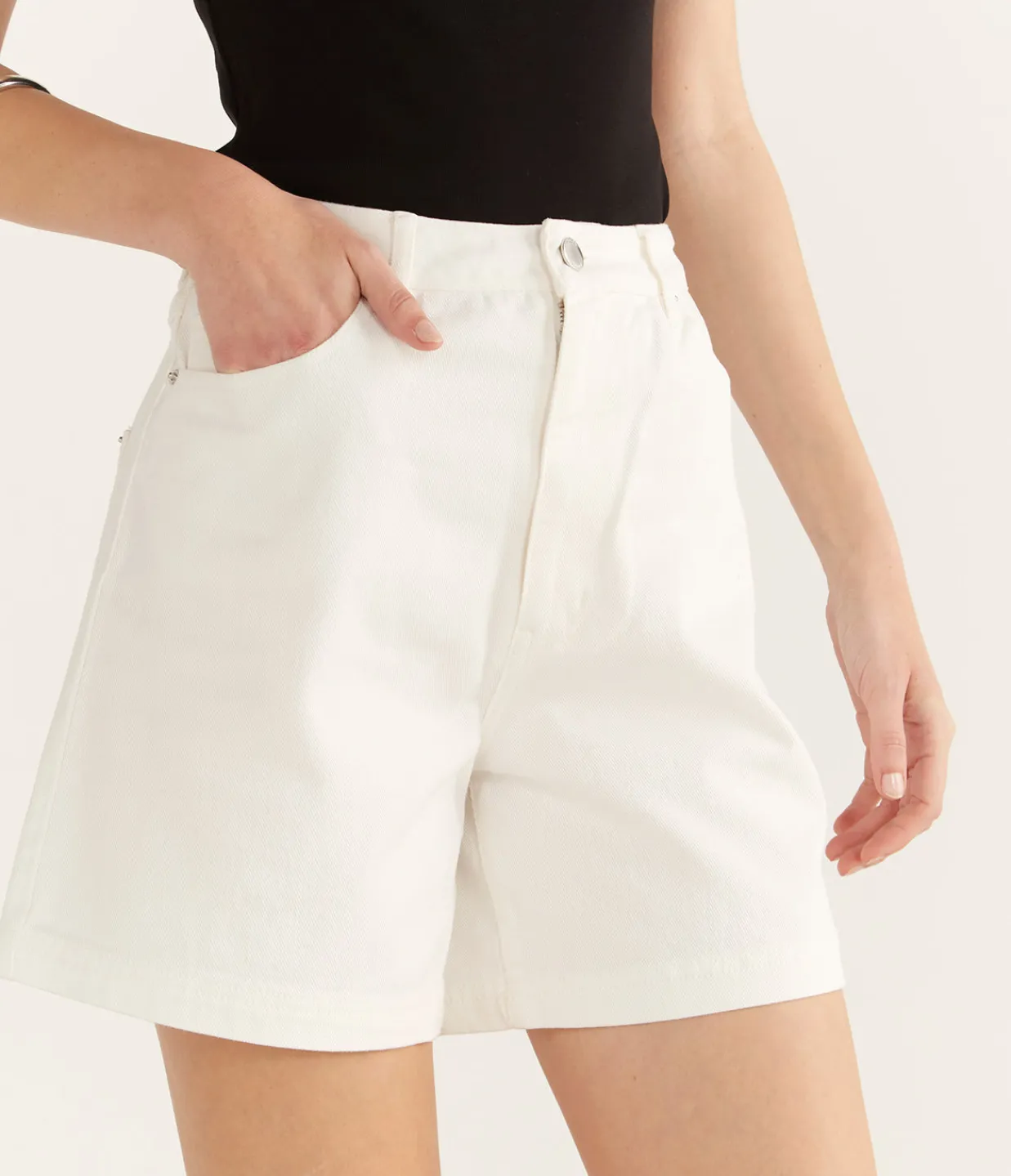 Posse Brody Short in Vintage White Discount