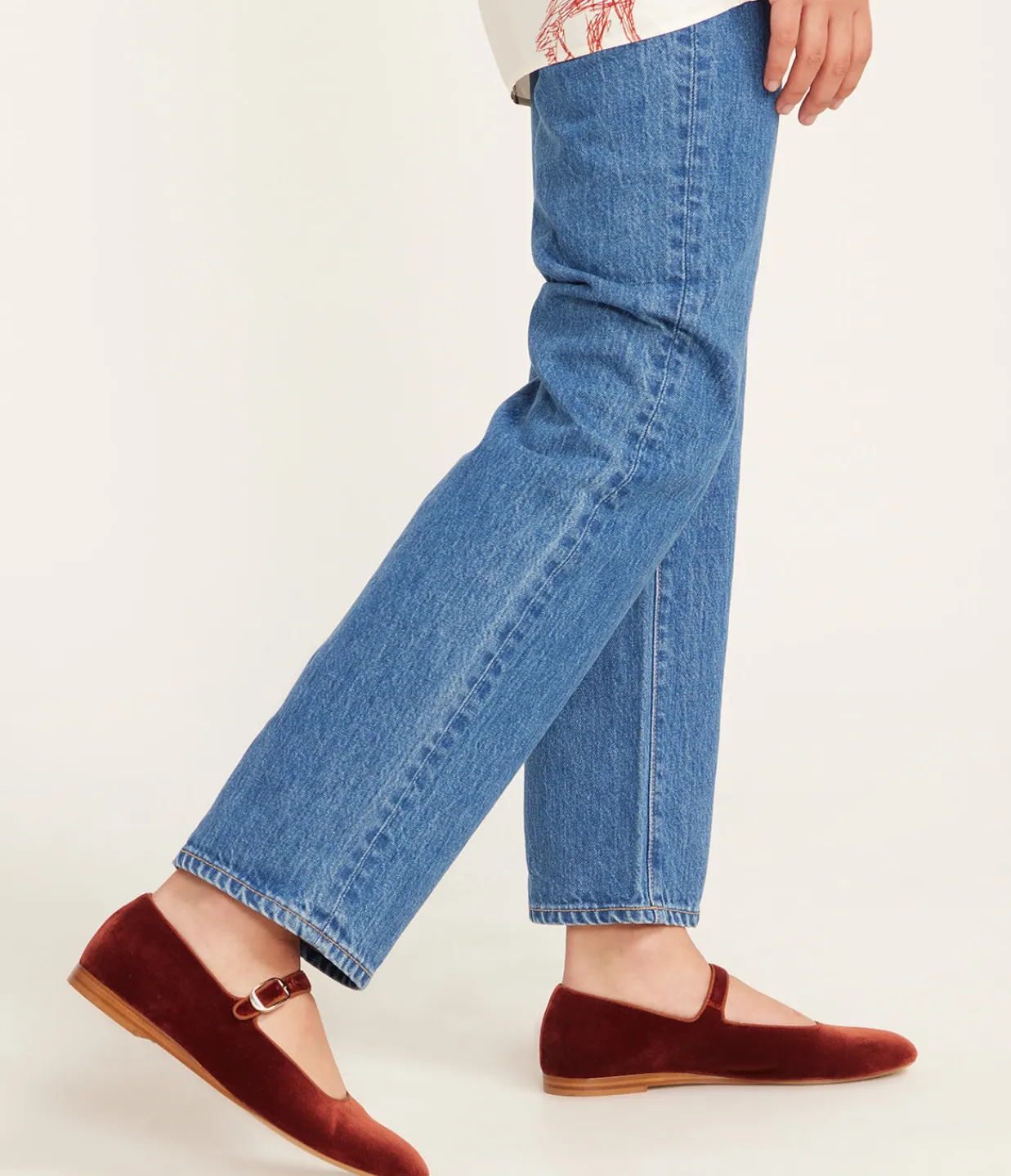 Le Monde Beryl Classic Mary Jane in Red Velvet Fashion