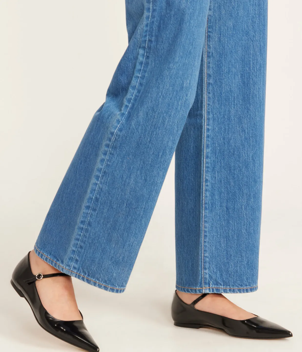 Aeyde Cleo Leather Flat in Black Best Sale