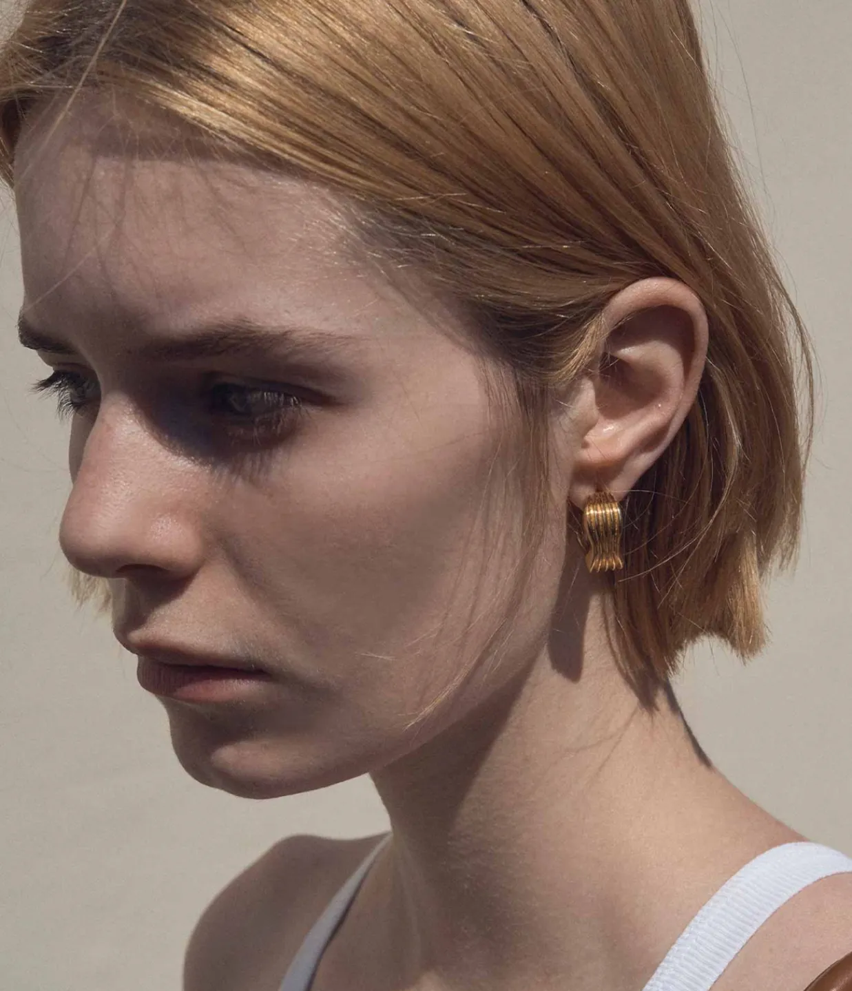 Rylan Curved Ribbed Hoop Earrings in Gold Cheap