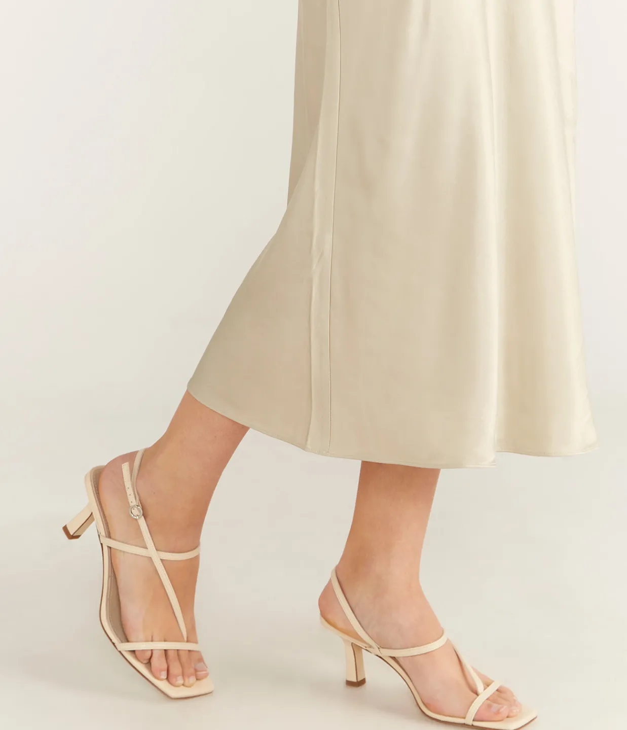 Aeyde Elise Nappa Heel in Creamy Shop