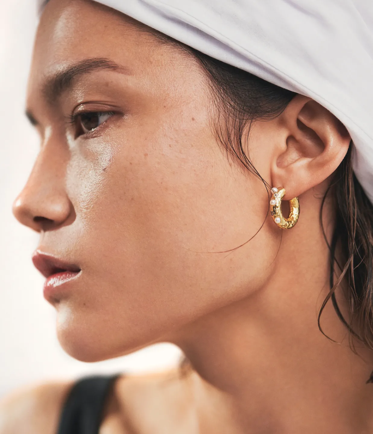 Anni Lu Gem In A Hoop Earring in Gold Hot