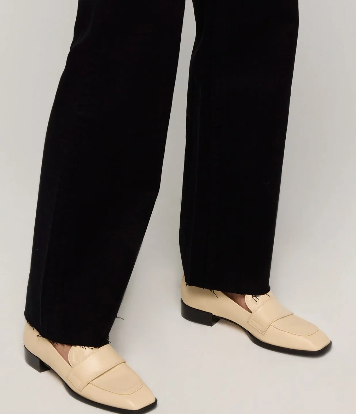 Aeyde Julie Nappa Loafer in Creamy Hot