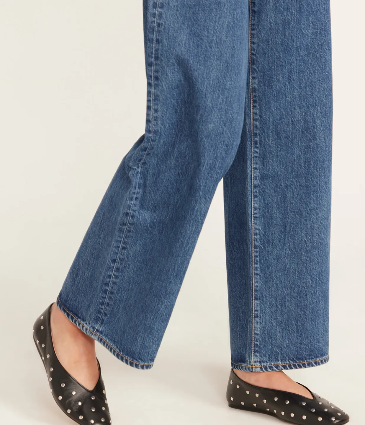 Le Monde Beryl Leather Studded Slippers in Black Flash Sale