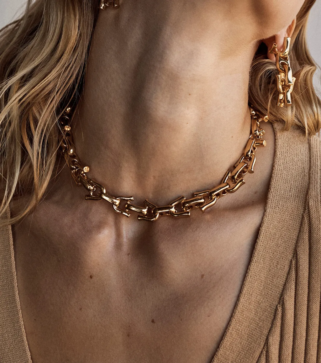 Rylan Link Statement Necklace in Gold Best