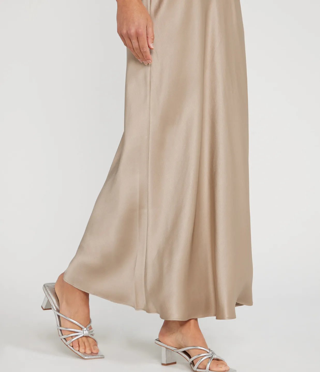 Mercedes Castillo Savanna Mid Mule in Silver Clearance