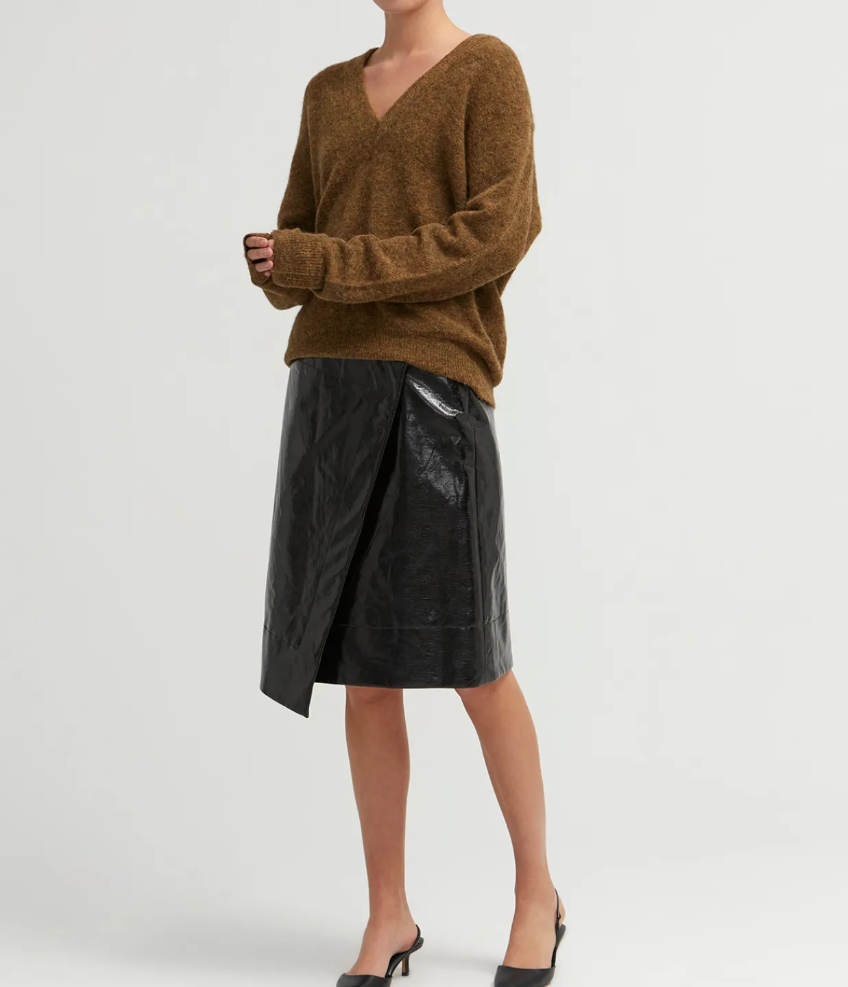 Lee Mathews Sawyer Longline V Neck Sweater in Tobacco Online