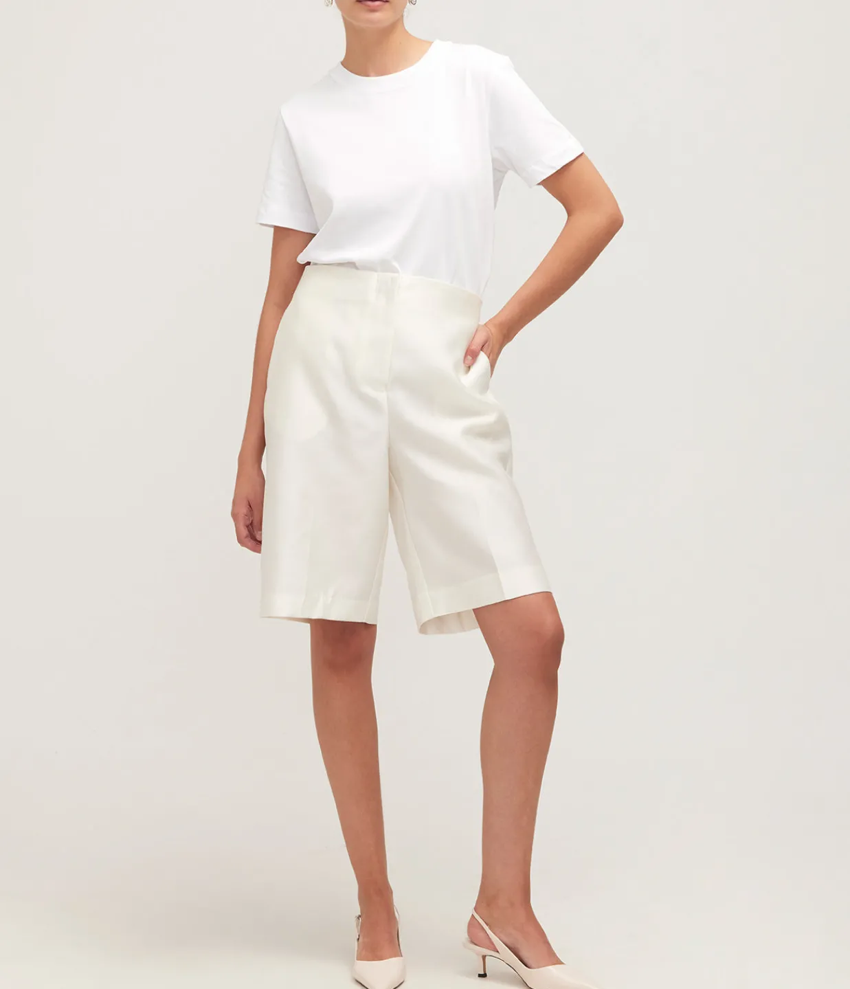 Beare Park Tailored Short in Ivory Discount